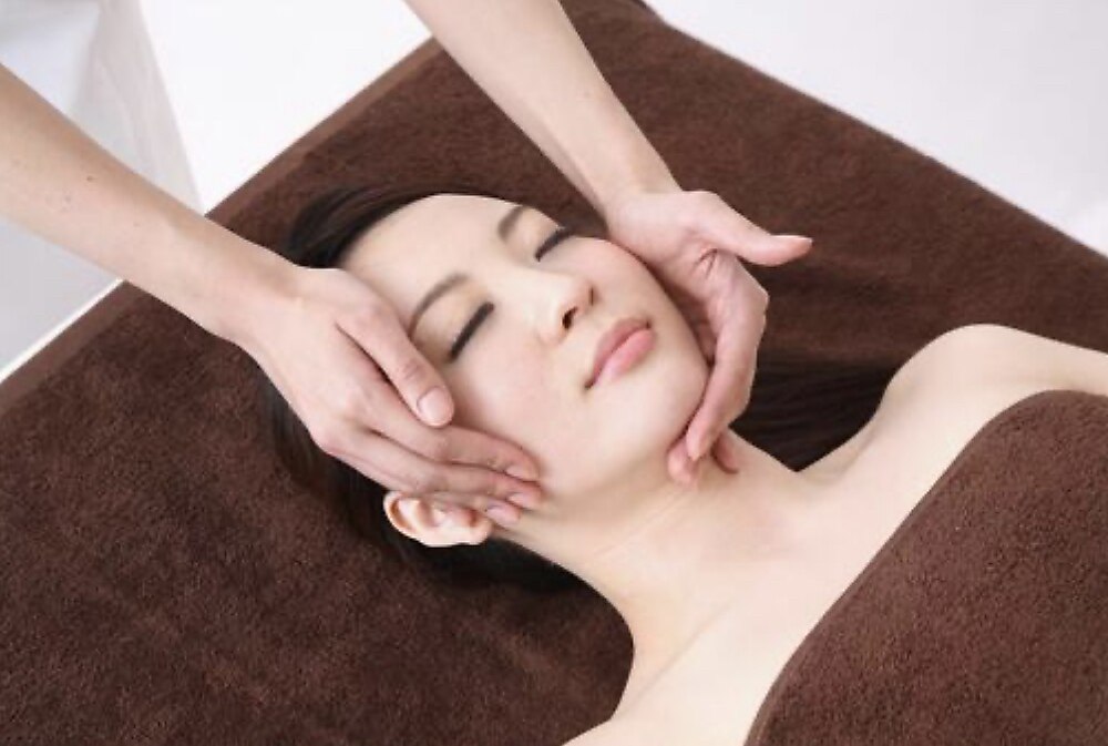 吉川市 NR機器導入 小顔×美肌専門ケア